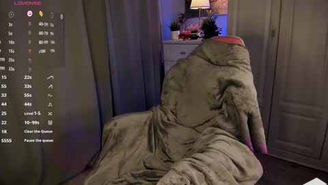 Snapshot of milemissyy chatting on February 26, 8:54 pm Mia online show from February 26, 8:54 pm