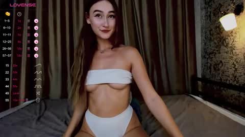 Snapshot of milemissyy chatting on September 13, 9:31 am Mia online show from September 13, 9:31 am