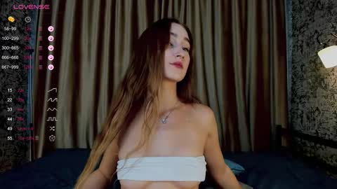 Snapshot of milemissyy chatting on September 23, 9:45 am Mia online show from September 23, 9:45 am