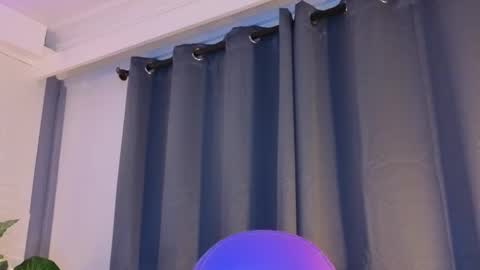 milena_lawson online show from December 4, 10:35 am