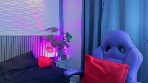 milena_lawson online show from February 19, 2:02 pm
