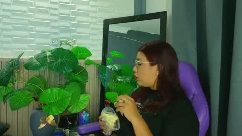 milena_lawson online show from May 22, 1:06 pm