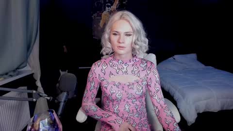 Snapshot of milena_marshmallows chatting on December 2, 1:25 am Milena online show from December 2, 1:25 am