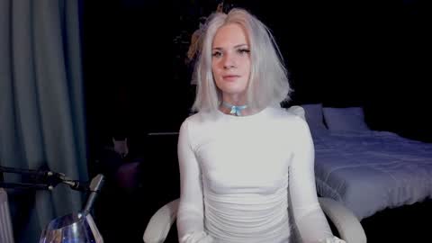 Snapshot of milena_marshmallows chatting on December 4, 2:31 am Milena online show from December 4, 2:31 am