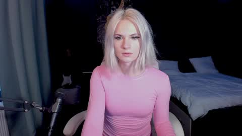 Snapshot of milena_marshmallows chatting on December 5, 7:38 am Milena online show from December 5, 7:38 am