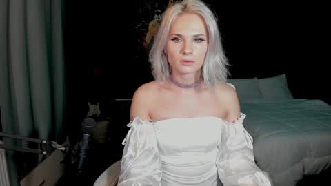 Snapshot of milena_marshmallows chatting on December 10, 4:27 pm Milena online show from December 10, 4:27 pm