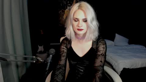 Snapshot of milena_marshmallows chatting on December 14, 10:34 am Milena online show from December 14, 10:34 am