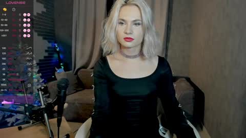 Snapshot of milena_marshmallows chatting on December 23, 9:51 pm Milena online show from December 23, 9:51 pm