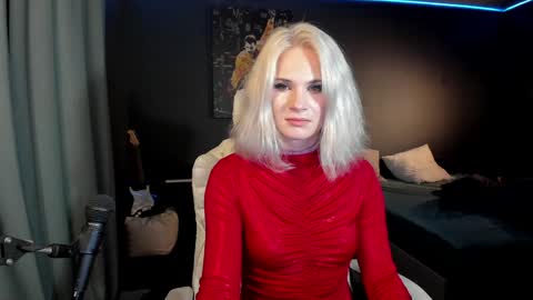 Snapshot of milena_marshmallows chatting on February 7, 10:09 pm Milena online show from February 7, 10:09 pm