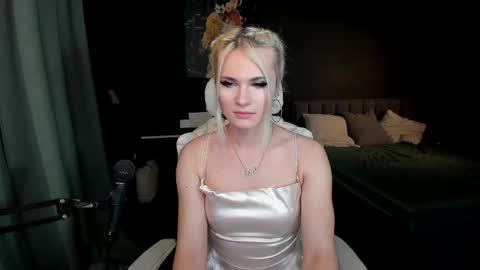 Snapshot of milena_marshmallows chatting on March 5, 4:24 pm Milena online show from March 5, 4:24 pm