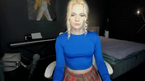 Snapshot of milena_marshmallows chatting on September 29, 12:38 am Milena online show from September 29, 12:38 am