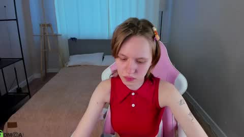 Snapshot of milena_milyan chatting on April 23, 1:07 am Milena online show from April 23, 1:07 am