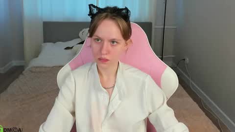 Snapshot of milena_milyan chatting on April 29, 1:21 am Milena online show from April 29, 1:21 am