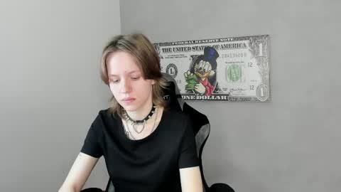 Snapshot of milena_milyan chatting on May 6, 1:25 am Milena online show from May 6, 1:25 am