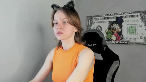 Snapshot of milena_milyan chatting on May 7, 1:44 am Milena online show from May 7, 1:44 am