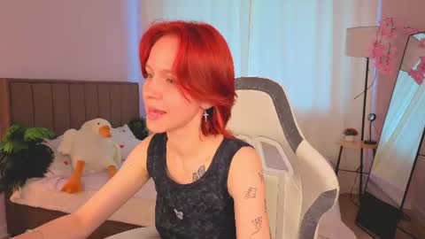 Snapshot of milena_milyan chatting on July 18, 1:21 am Milena online show from July 18, 1:21 am