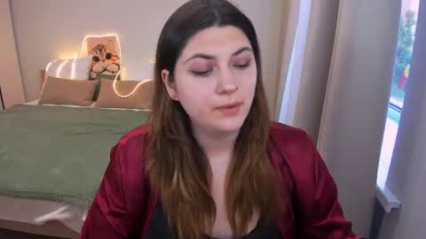 Snapshot of milenafiery chatting on June 27, 5:23 am milenafiery online show from June 27, 5:23 am