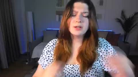 Snapshot of milenafiery chatting on July 4, 6:14 pm milenafiery online show from July 4, 6:14 pm