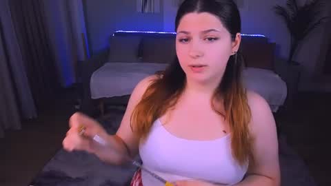 Snapshot of milenafiery chatting on July 6, 7:27 pm milenafiery online show from July 6, 7:27 pm