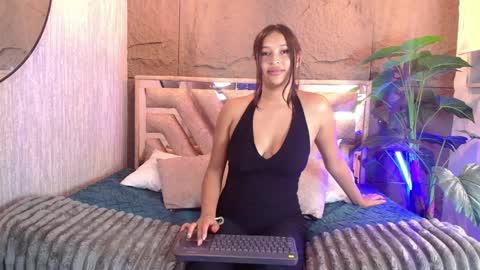 Snapshot of milenka_5 chatting on April 9, 8:14 pm Milenka online show from April 9, 8:14 pm