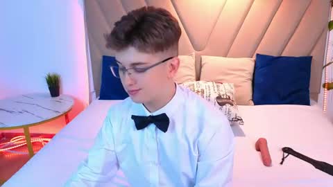 Snapshot of miless_cooper chatting on July 16, 8:59 pm Miles online show from July 16, 8:59 pm