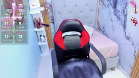 MILEY online show from November 28, 7:38 pm