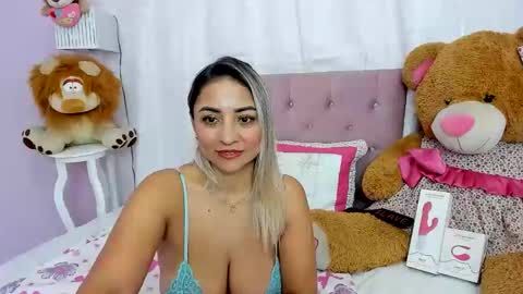 Snapshot of milf_bigass_ chatting on June 11, 1:42 pm Antonella online show from June 11, 1:42 pm