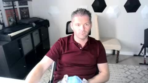 milf_hunter567 online show from October 19, 7:14 pm