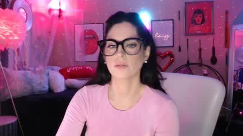 Snapshot of milf_lacey chatting on February 15, 6:23 pm Milf Lacey online show from February 15, 6:23 pm