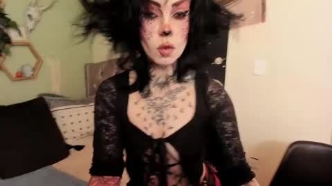 Snapshot of milf_onlyseduction chatting on May 27, 1:52 pm Isabella online show from May 27, 1:52 pm