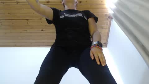Snapshot of milf_valeria chatting on May 29, 5:44 pm Valeria online show from May 29, 5:44 pm