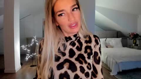 Ingrid online show from December 19, 12:50 am