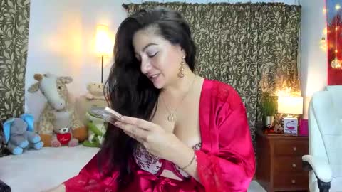 Snapshot of milfboobs_10 chatting on November 29, 11:19 pm Nakary Bustamante online show from November 29, 11:19 pm