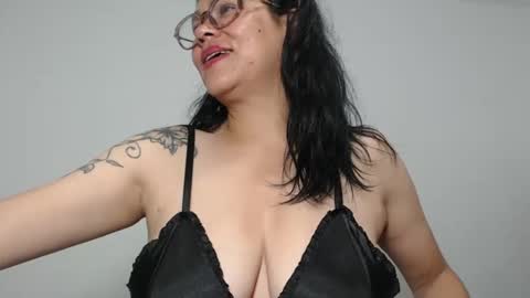 Snapshot of milfcamila367608 chatting on September 24, 6:28 am camila online show from September 24, 6:28 am