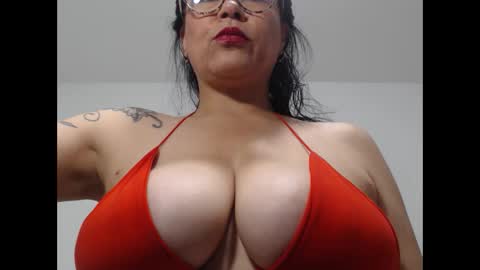 Snapshot of milfcamila367608 chatting on September 29, 7:40 pm camila online show from September 29, 7:40 pm