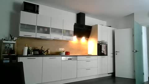 milfhunter195 online show from May 17, 6:11 am