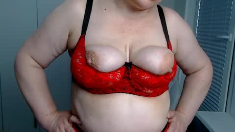 MilfScarlette online show from July 22, 3:42 am
