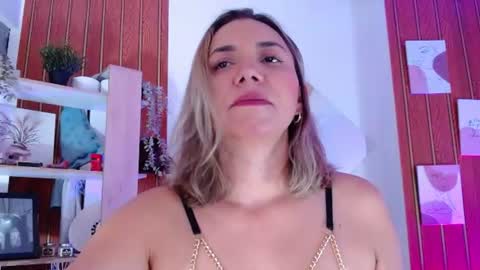 Sara  online show from July 28, 11:05 am