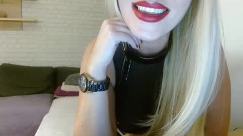 Snapshot of milfysworld chatting on December 2, 3:03 pm Milfysworld online show from December 2, 3:03 pm