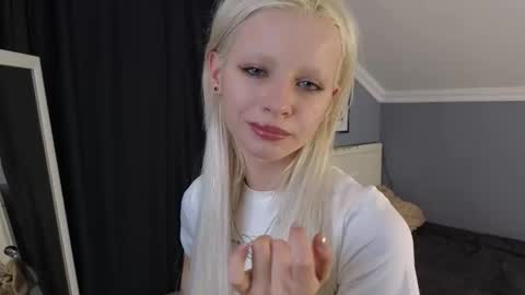 Snapshot of mili_backer chatting on March 13, 12:12 pm Eva online show from March 13, 12:12 pm