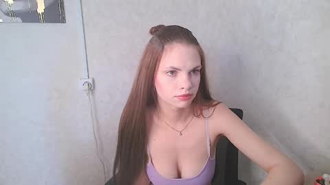 Snapshot of milia21 chatting on April 4, 10:24 am milia21 online show from April 4, 10:24 am
