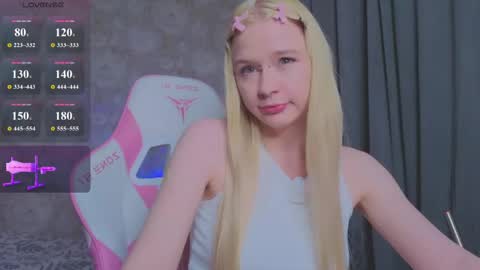 Milia online show from May 24, 11:54 pm