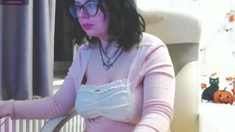 Snapshot of milisasweet chatting on November 1, 8:33 pm MilisaSweet online show from November 1, 8:33 pm