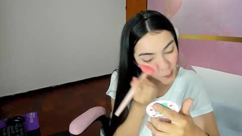 Snapshot of milk_candy16 chatting on November 5, 10:48 am S O F I A online show from November 5, 10:48 am