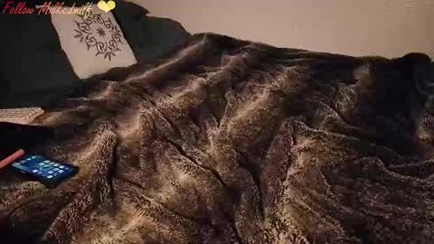 Snapshot of milkedmilf chatting on February 7, 2:15 am milkedmilf online show from February 7, 2:15 am