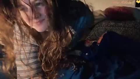 Snapshot of milkedmilf chatting on July 23, 10:24 am milkedmilf online show from July 23, 10:24 am
