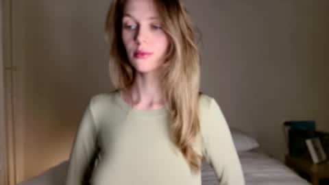 milky__way_ online show from December 4, 2:59 pm