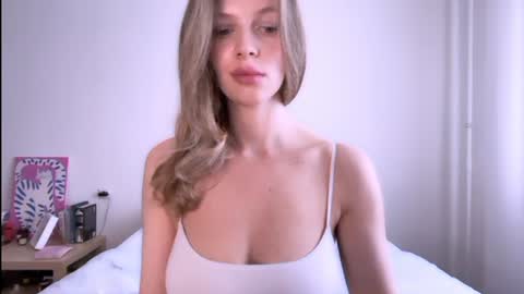 milky__way_ online show from August 2, 1:09 pm