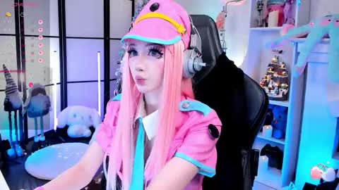 milky cute online show from January 6, 11:07 pm