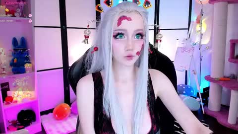 milky cute online show from March 30, 6:42 pm